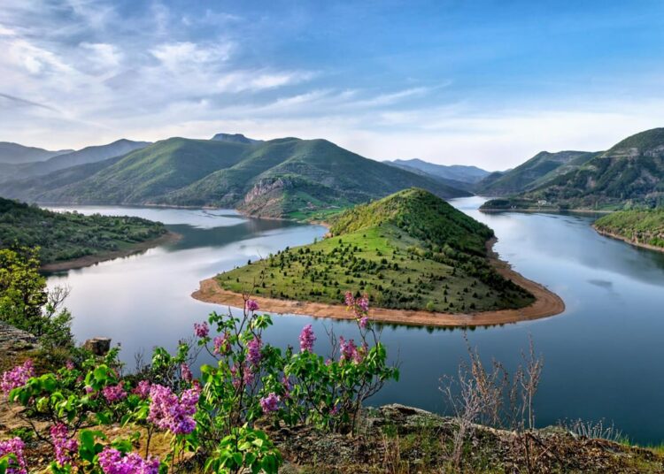 mountains-lake - which day of the week is the sabbath day