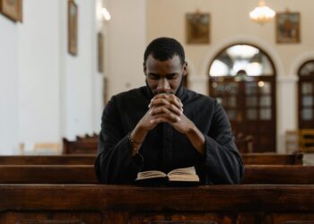 who is-god-praying pastor